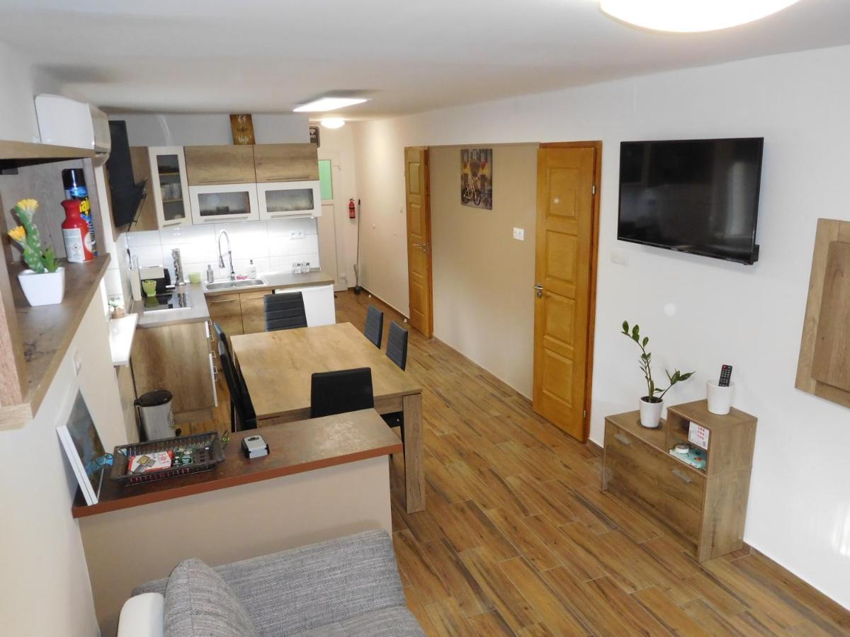 Golden Apartman Орошхаза Экстерьер фото